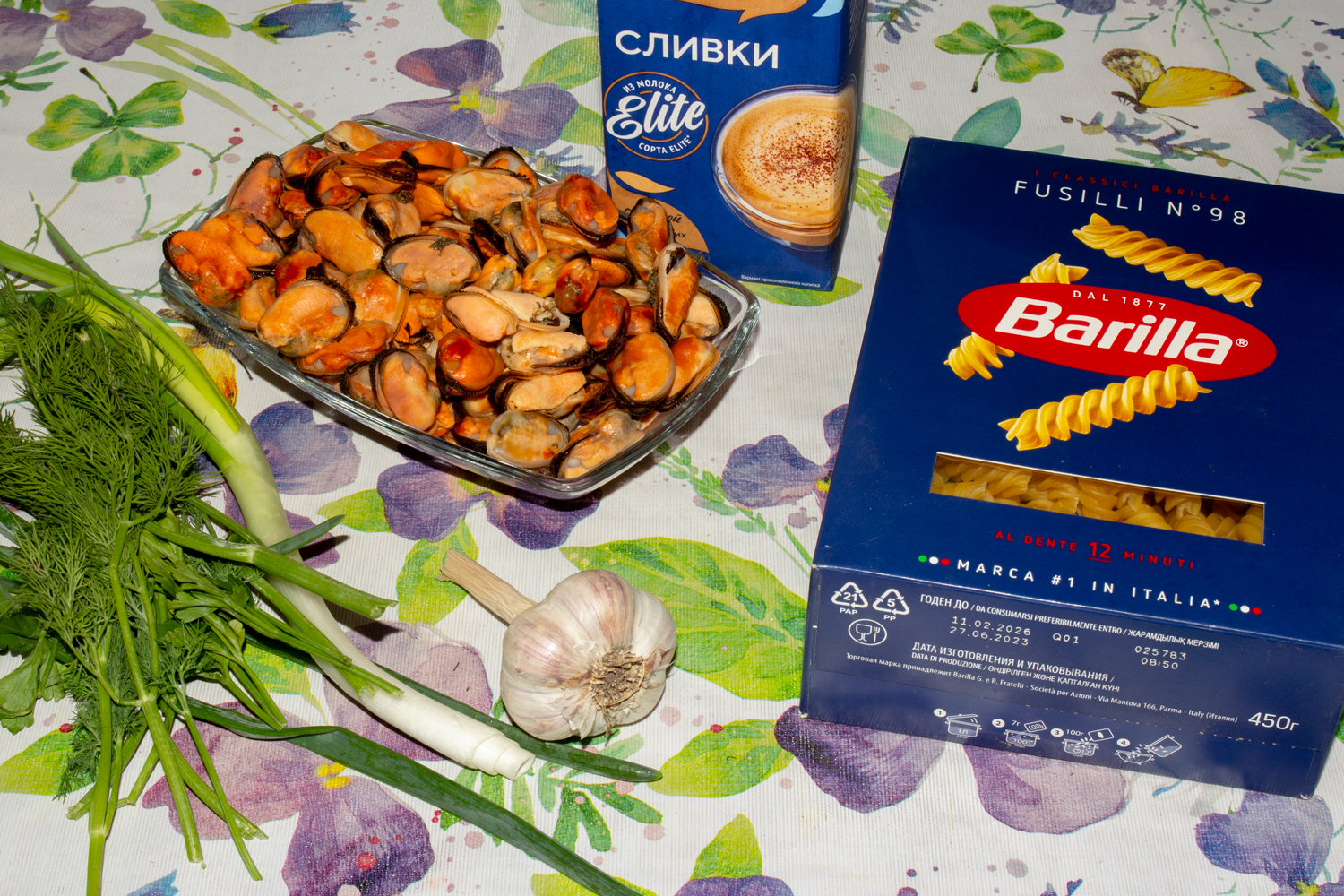 продукты для рецепта Паста с мидиями в сливочном соусе