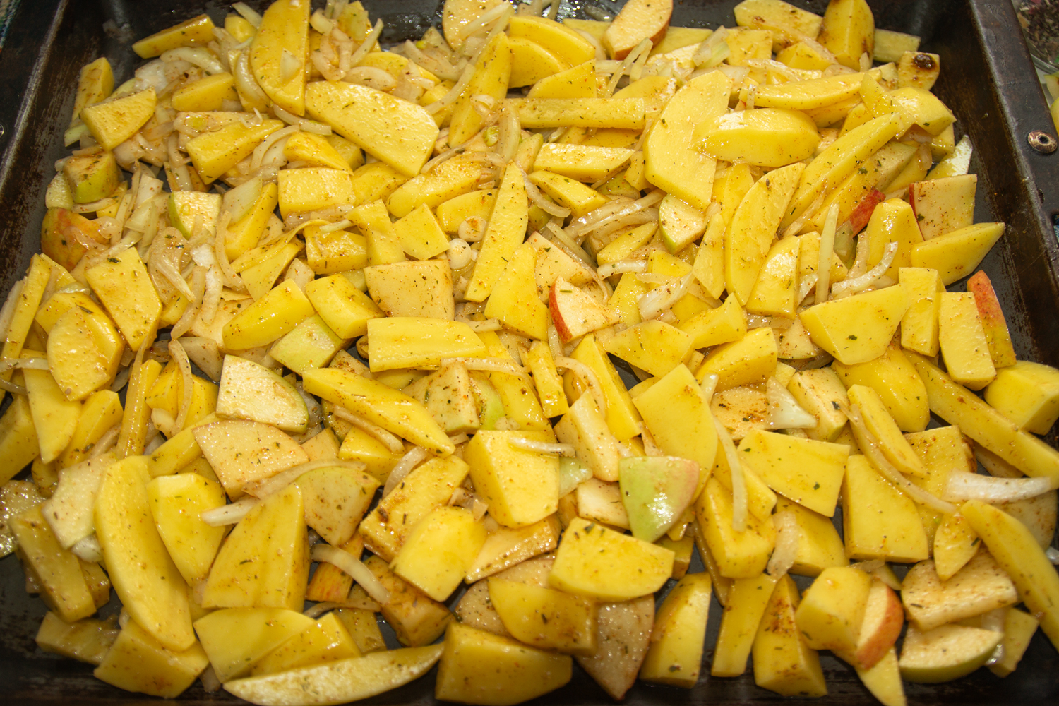 овощи по рецепту Картофель, запечённый с курицей и яблоками