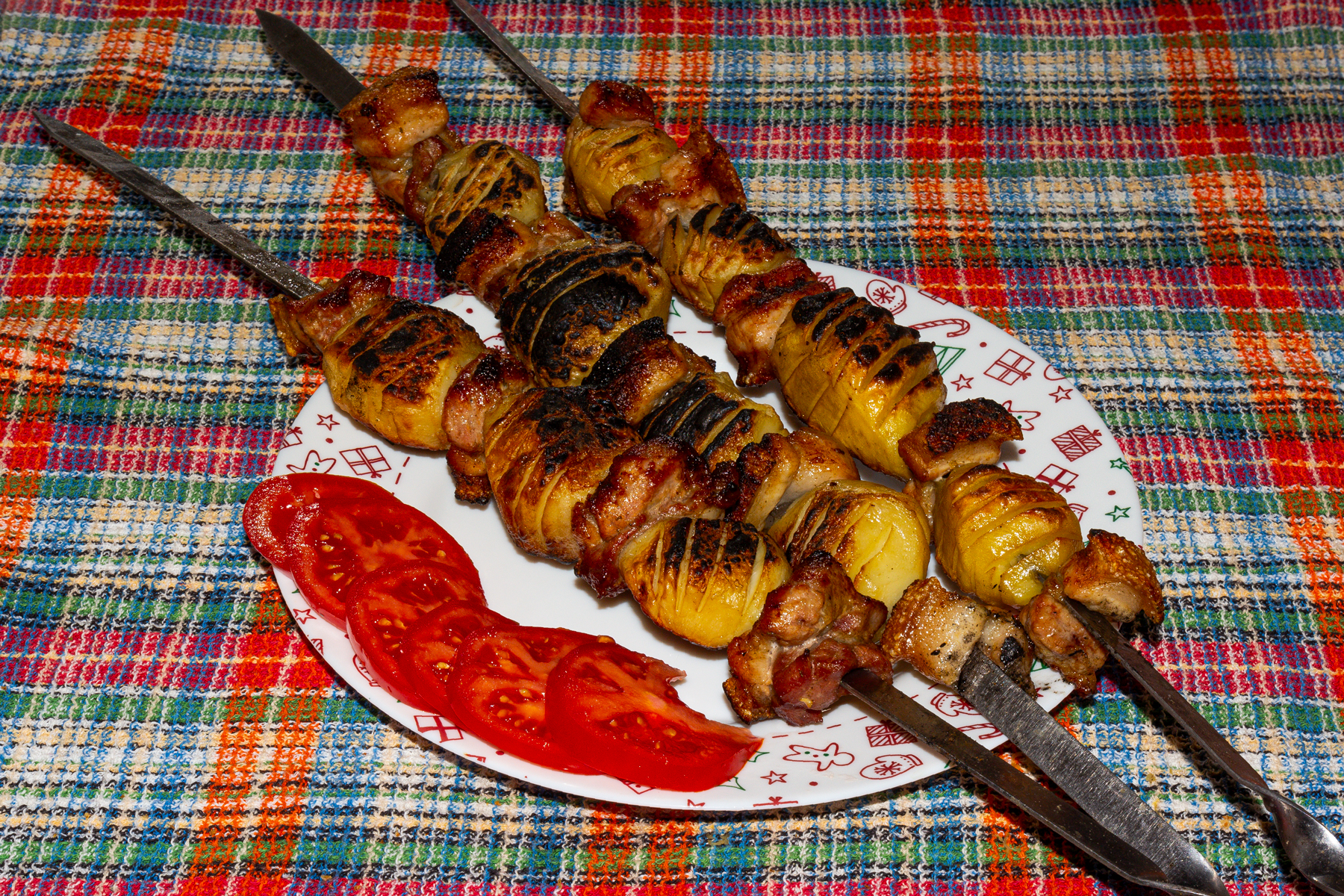 Шашлык из картофеля с салом