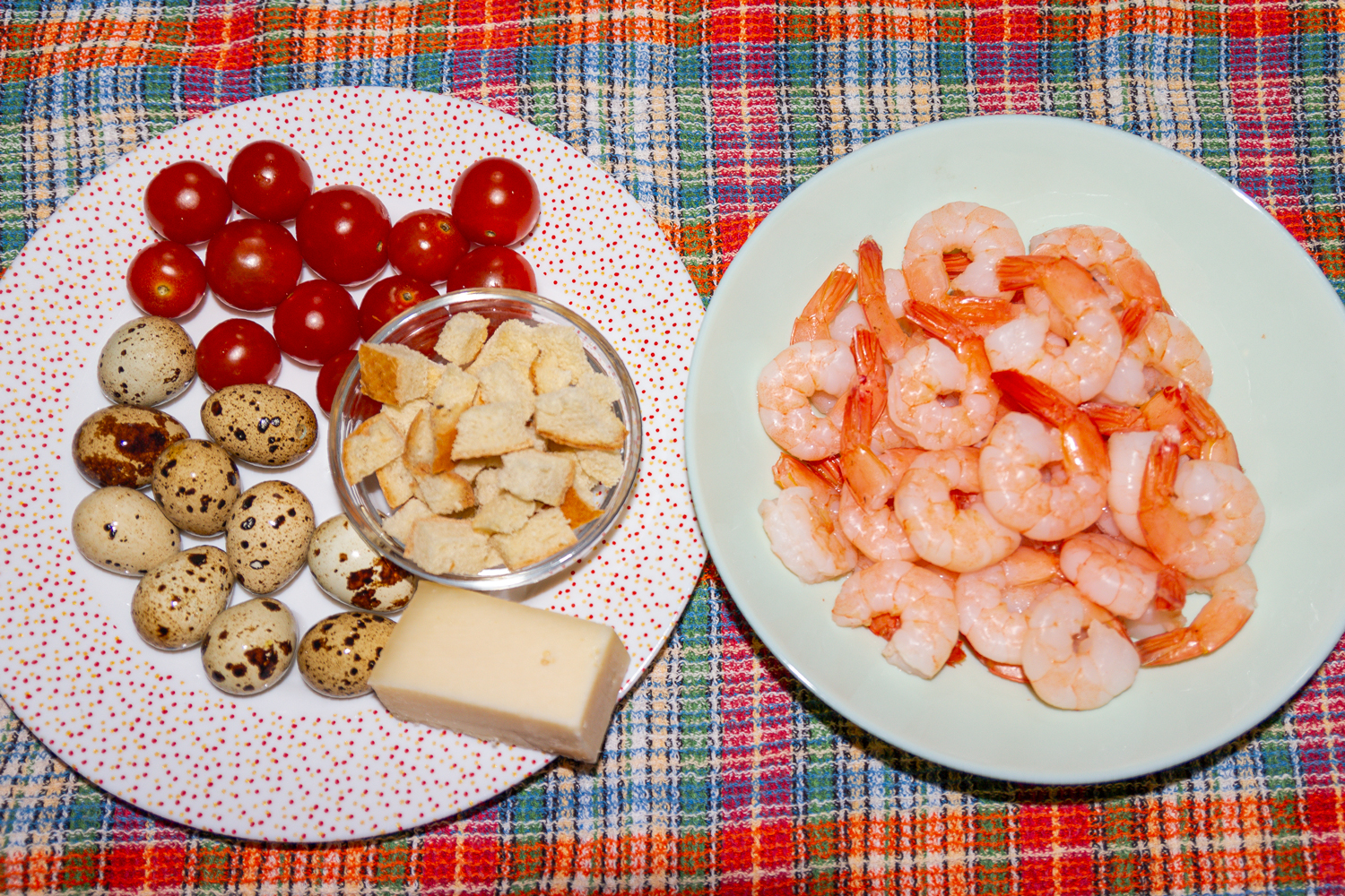 ингредиенты для рецепта Салат Цезарь с креветками и перепелиными яйцами продукты для рецепта Салат Цезарь с креветками и перепелиными яйцами