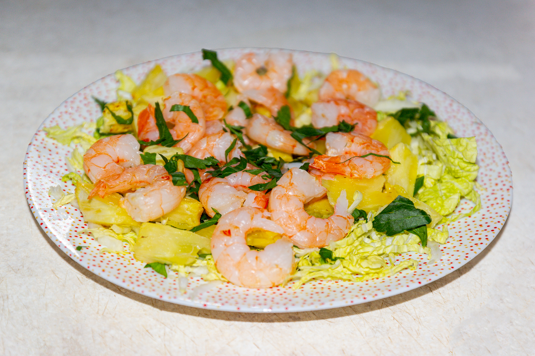 Салат с креветками и ананасом (2)