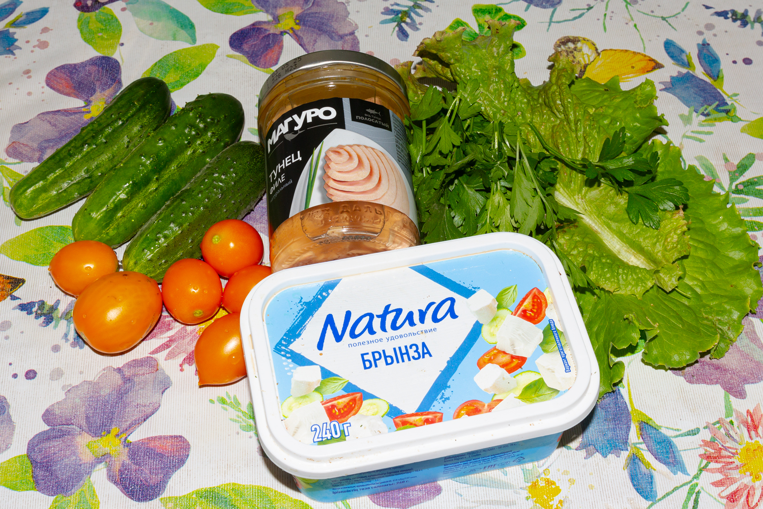 продукты для рецепта Салат с тунцом и брынзой 