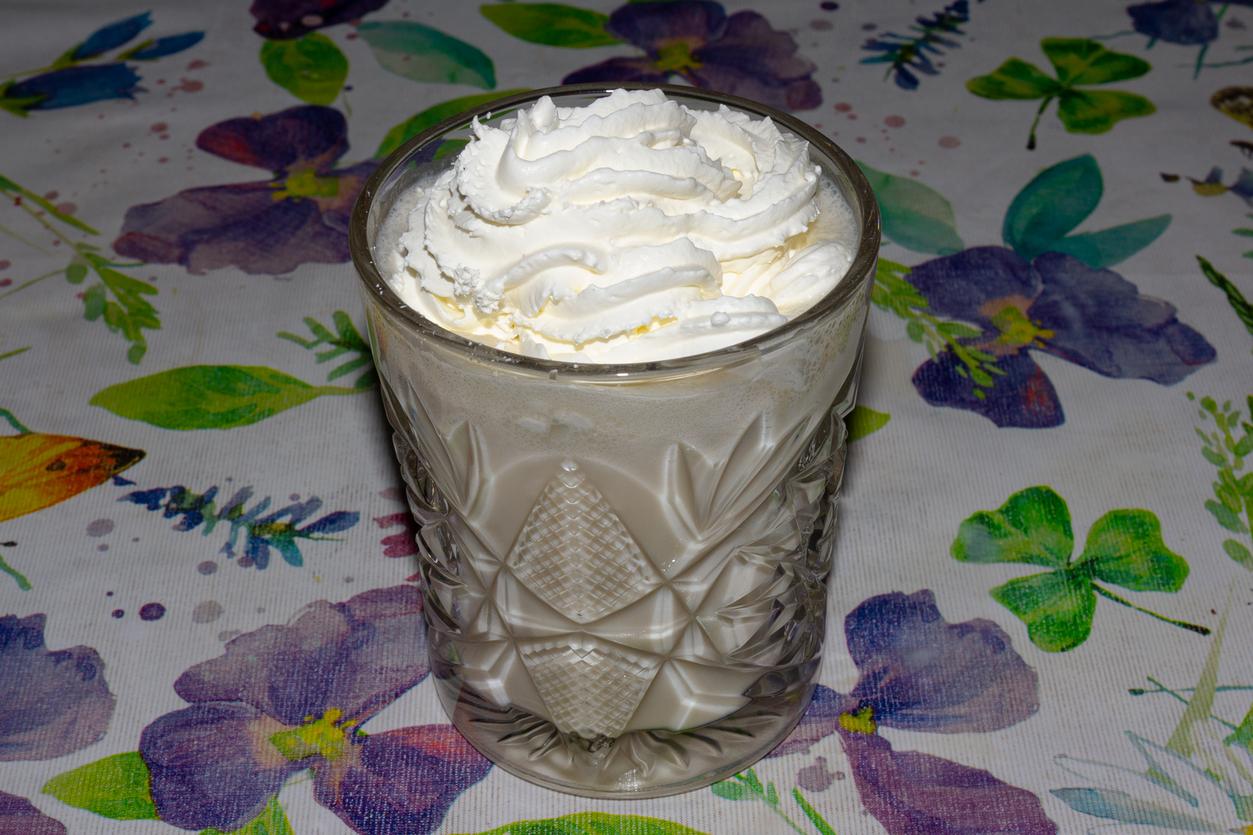 Молочный коктейль с бананами и яблочным соком