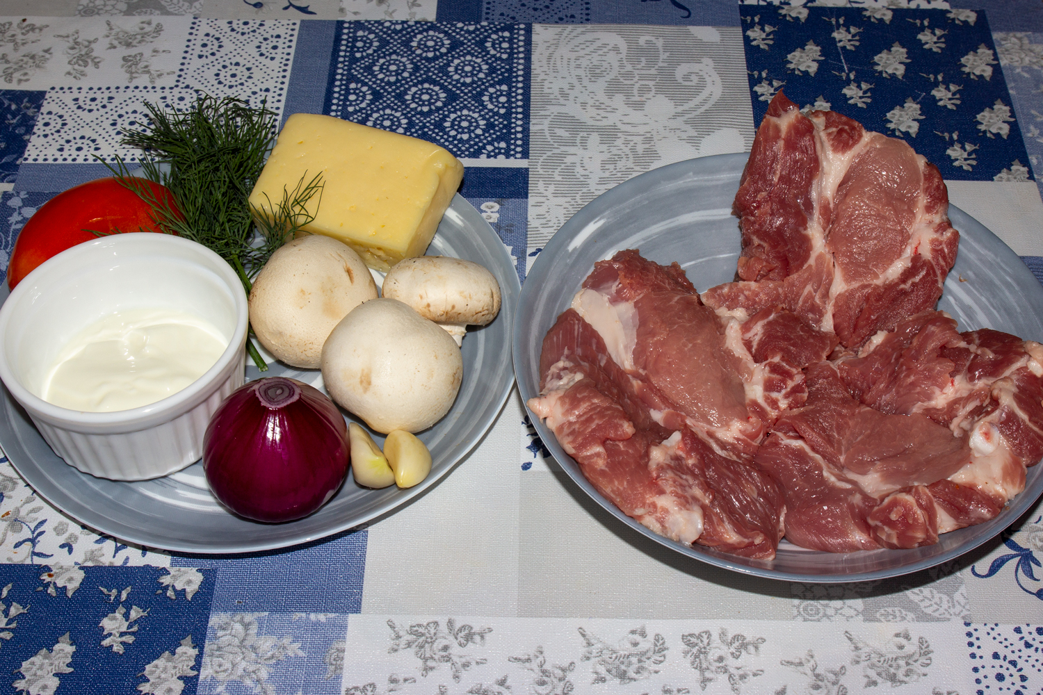 продукты для рецепта Мясо по-французски в аэрогриле