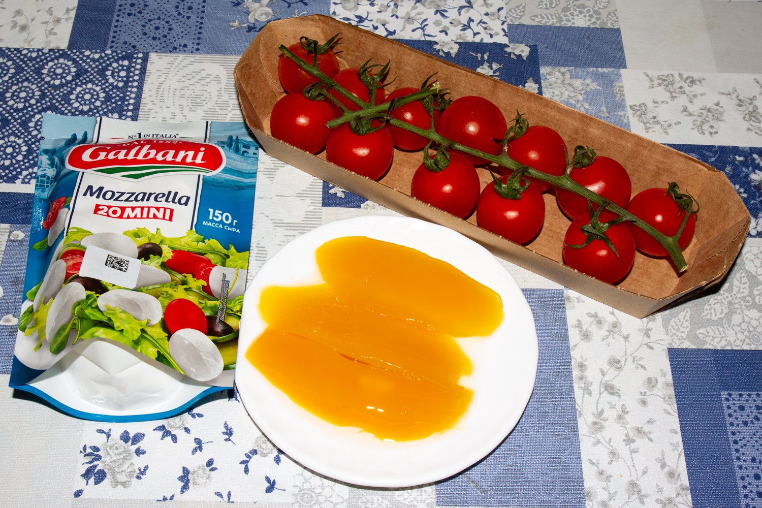 ингредиенты для рецепта Легкий салат из манго, томатов и моцареллы продукты для рецепта Легкий салат из манго, томатов и моцареллы