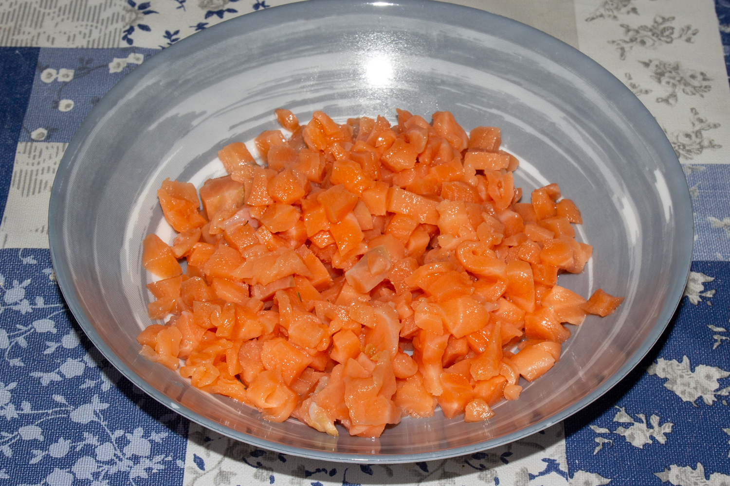 нарезанная рыба по рецепту Расстегаи с рыбой