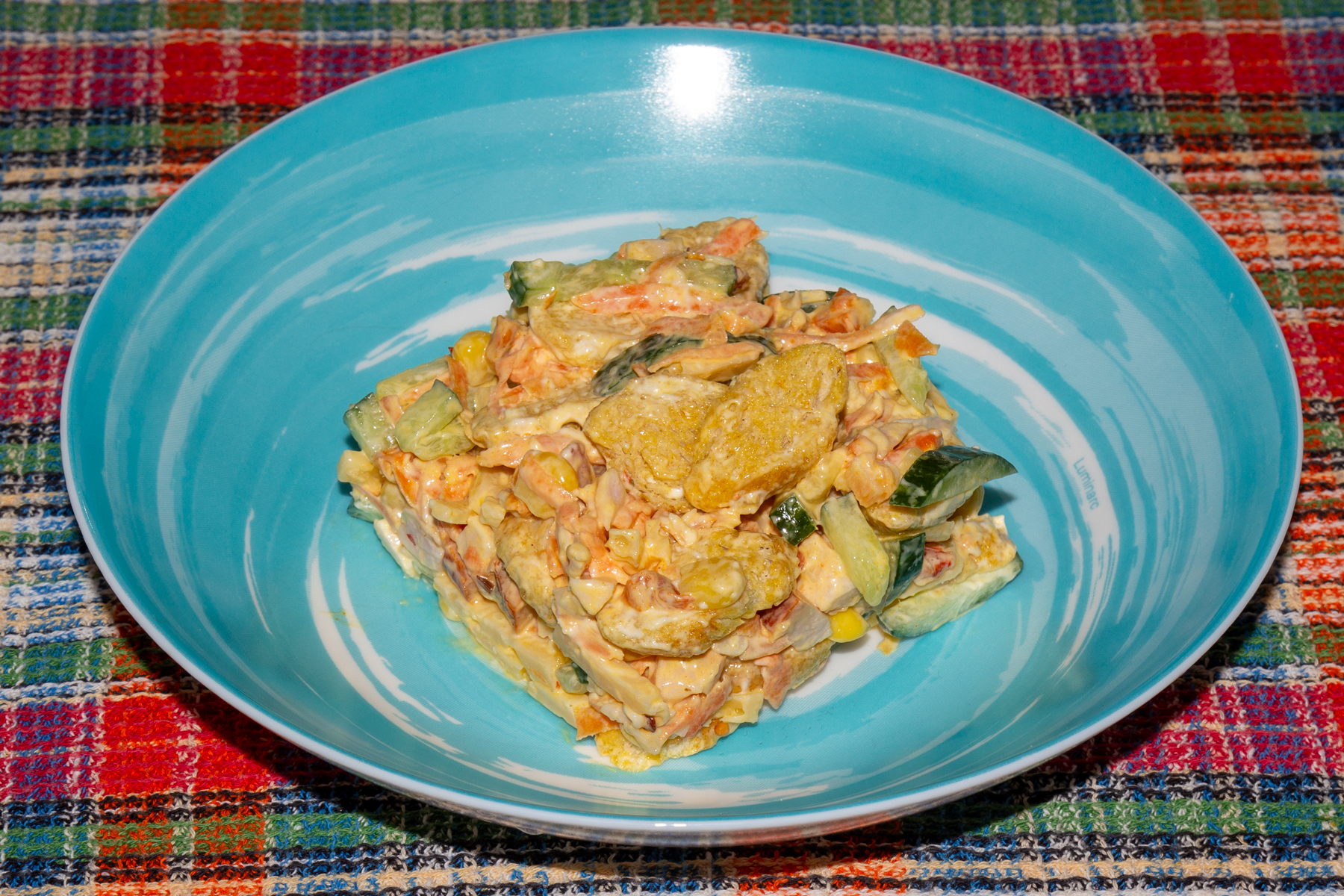 Фото к рецепту Салат с копченой курицей Салат с копченой курицей