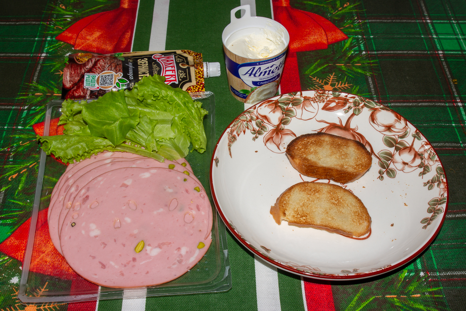 хлеб обжарьте по рецепту Брускетта с мортаделлой обжаренный хлеб по рецепту Брускетта с мортаделлой