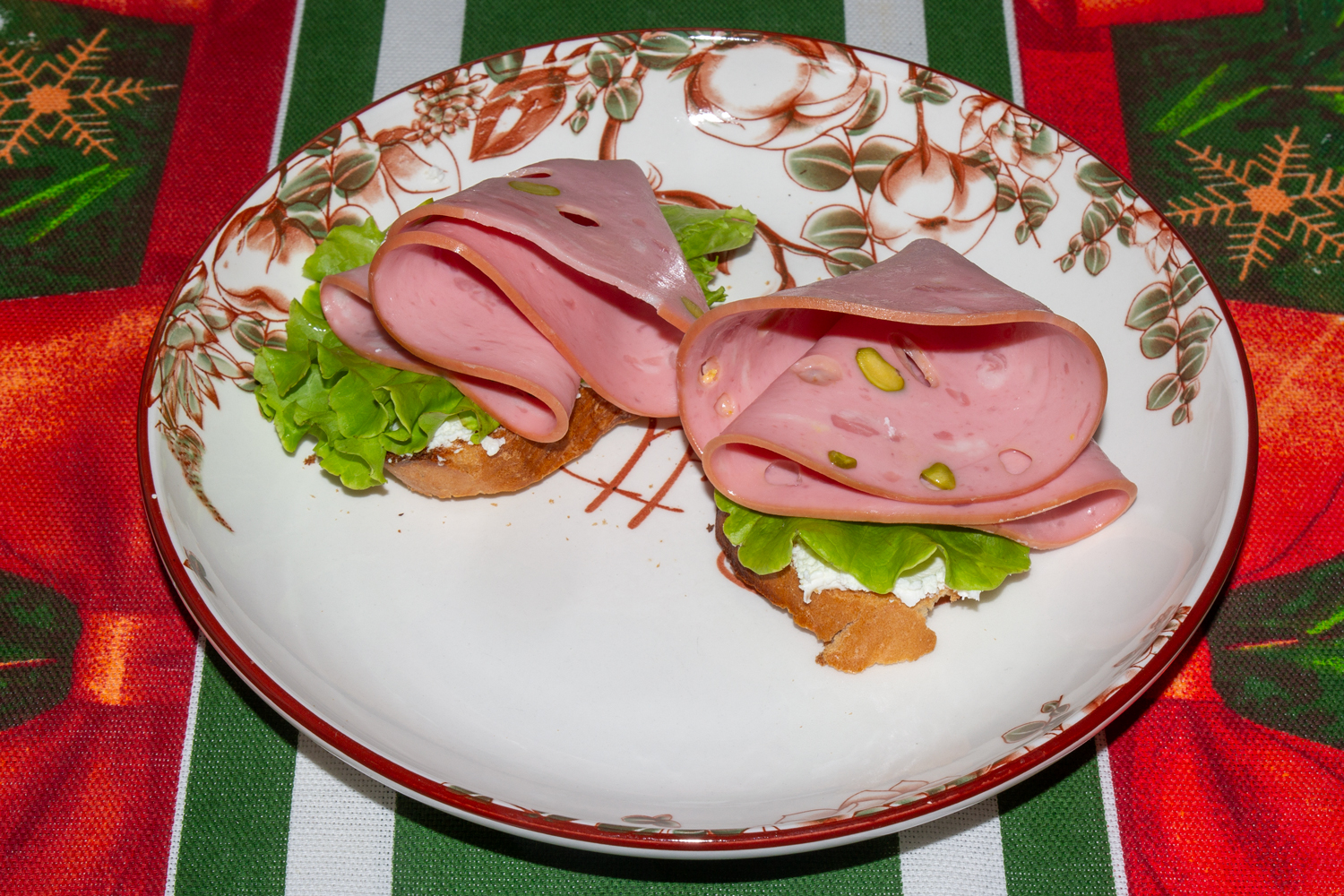 приготовьте брускетту по рецепту Брускетта с мортаделлой готовая брускетта по рецепту Брускетта с мортаделлой