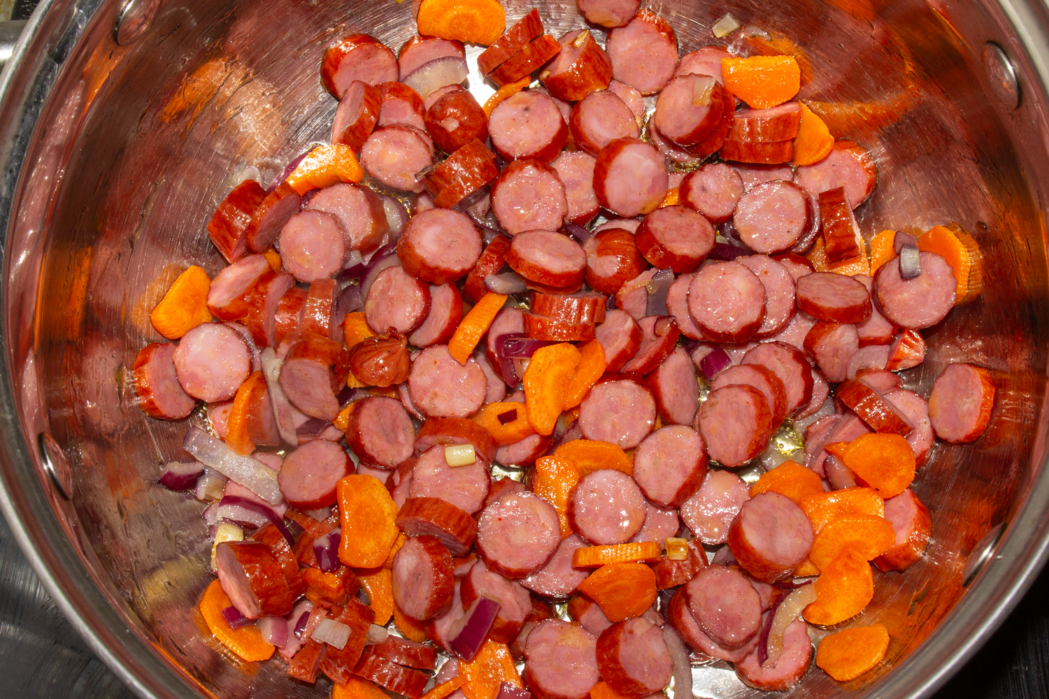 обжаренные колбаски по рецепту Суп Охотничий с колбасками