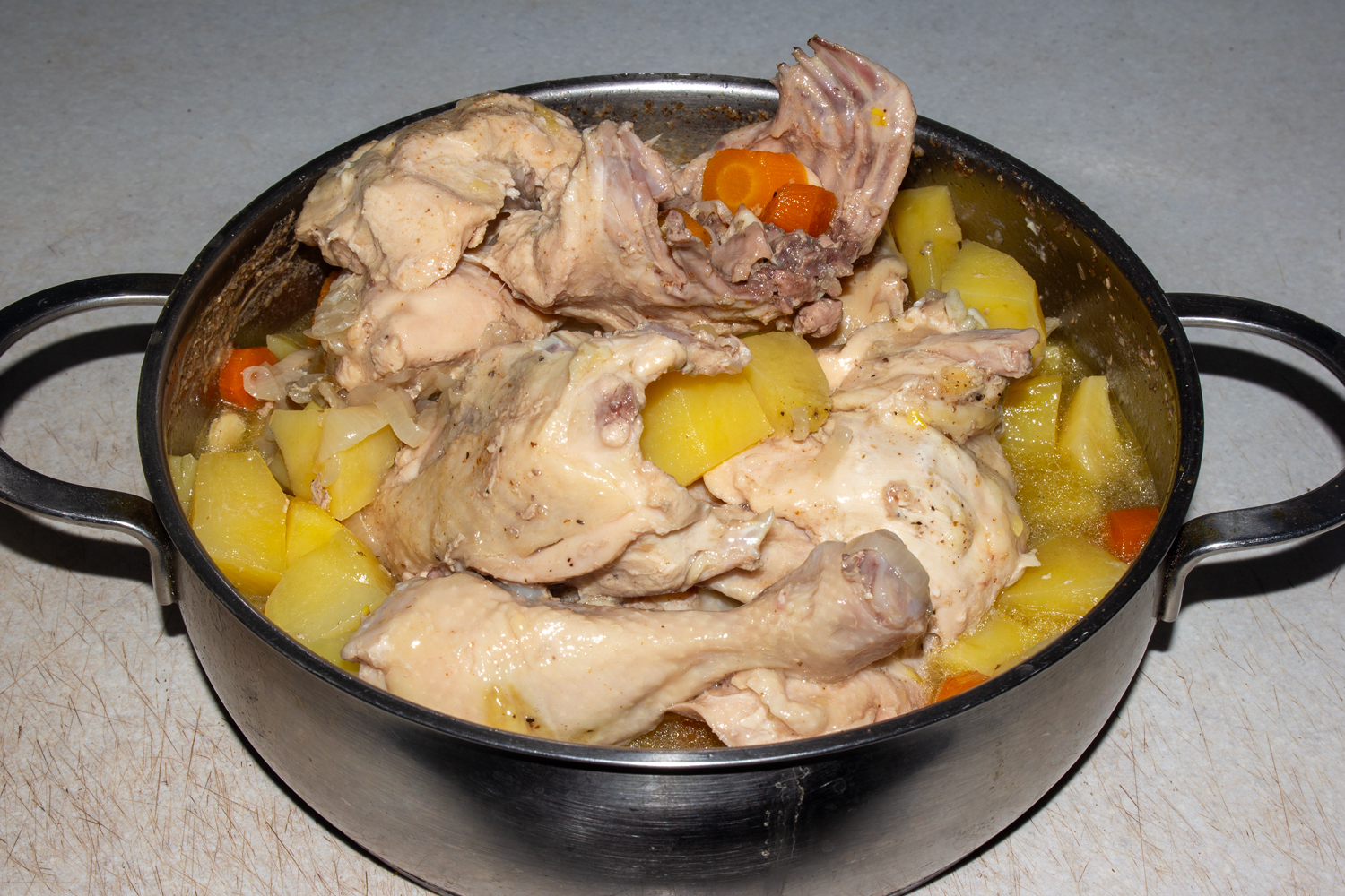 готовая курица по рецепту Курица с картошкой и овощами