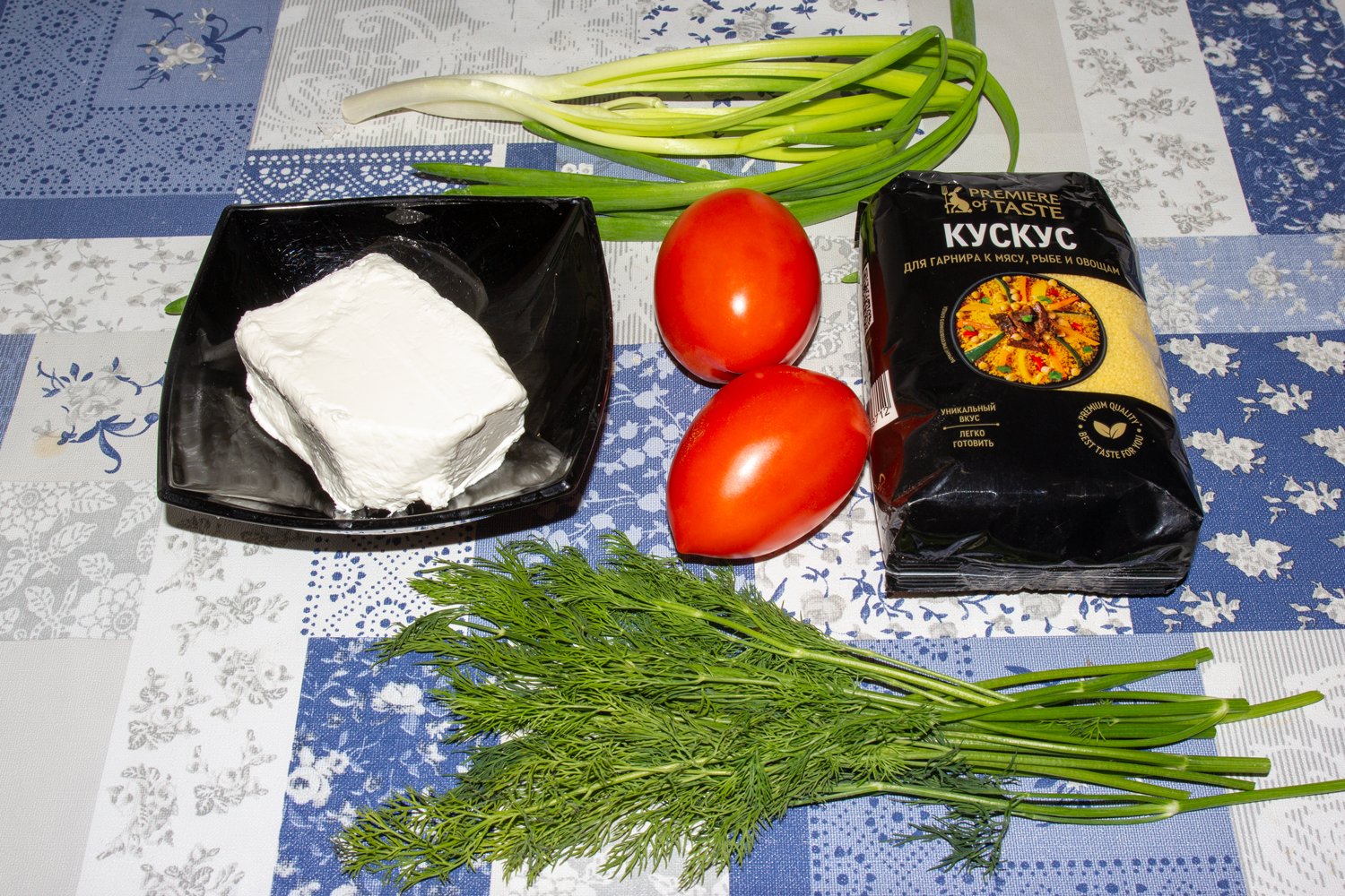 ингредиенты для рецепта Средиземноморский салат с кускусом, помидорами и фетой продукты для рецепта Средиземноморский салат с кускусом, помидорами и фетой