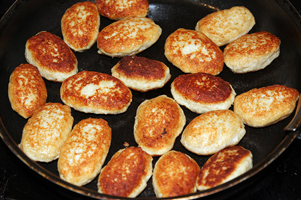 Обжаренные куринные котлеты Обжаренные котлеты