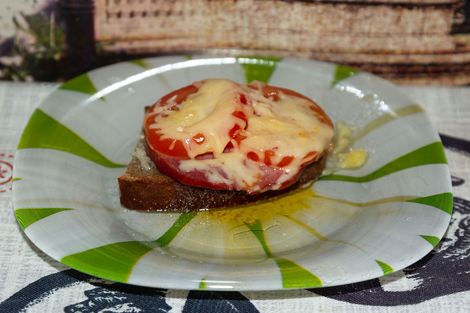 Фото к рецепту Горячие бутерброды "Бонд" Горячие бутерброды "Бонд"