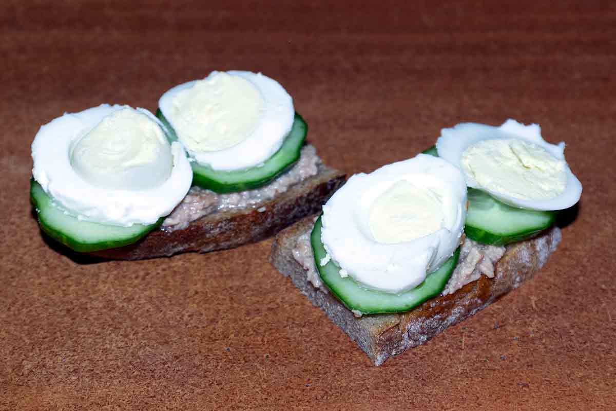 Бутерброд с печенью трески