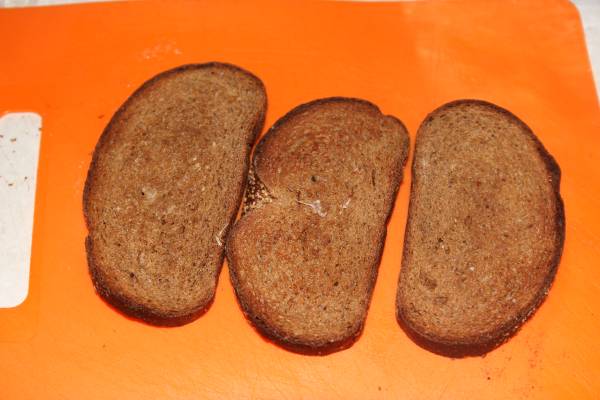 Хлеб, обжаренный в тостере