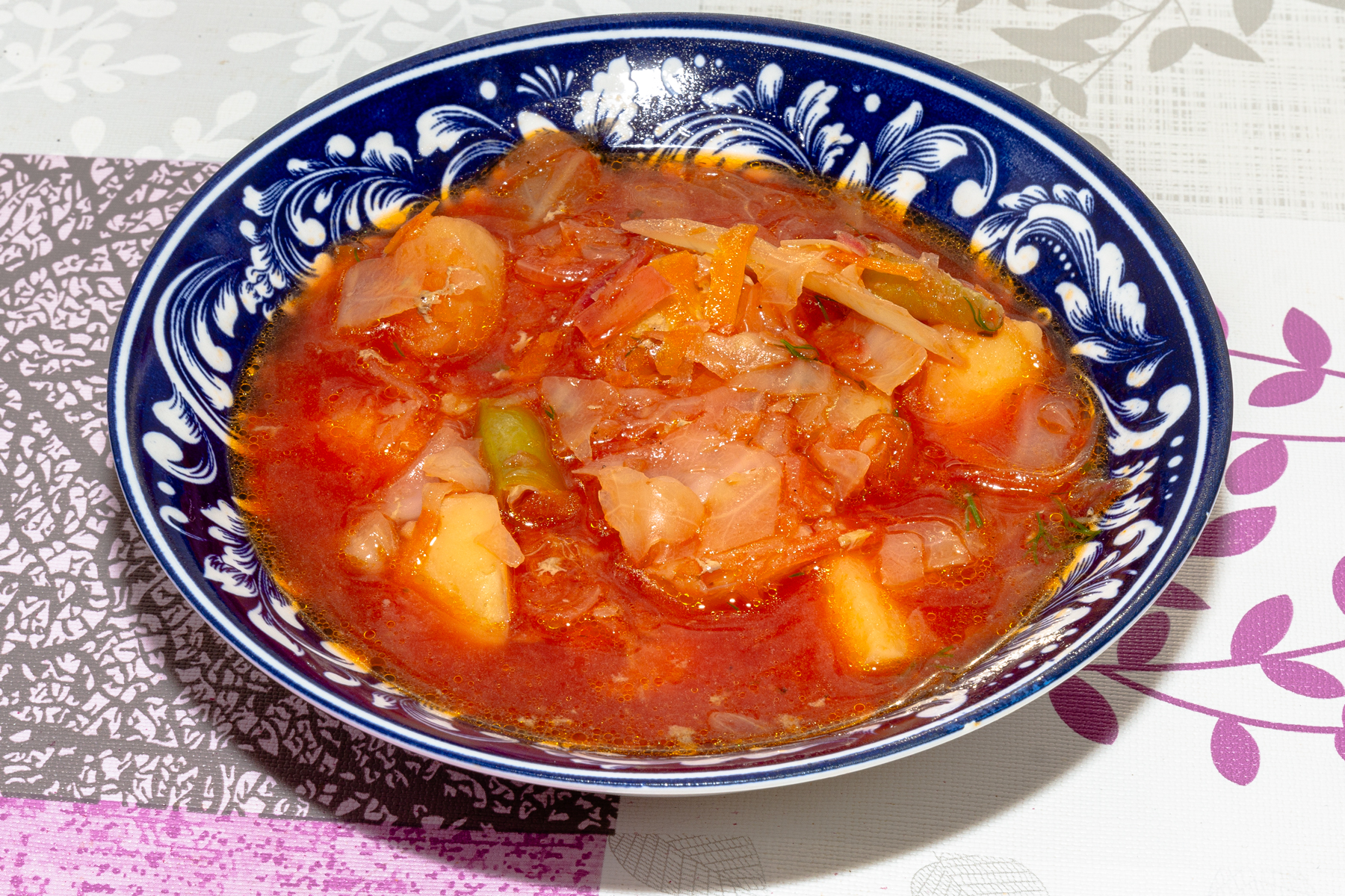 Фото к рецепту Борщ красный постный Борщ красный постный