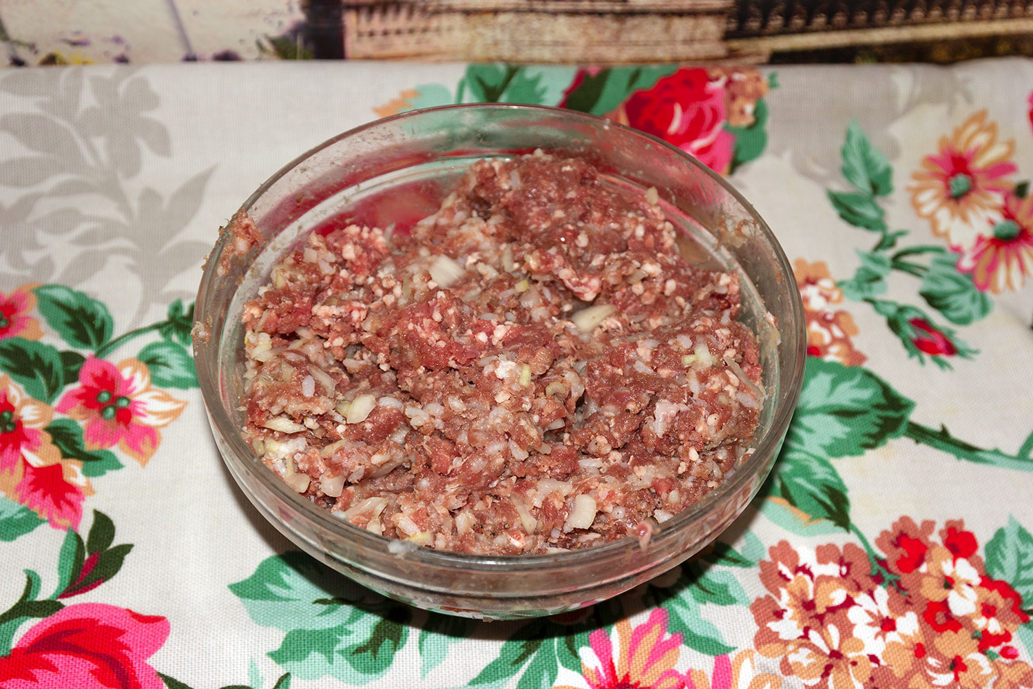 Ингредиенты перемешать для рецепта ежики из мяса