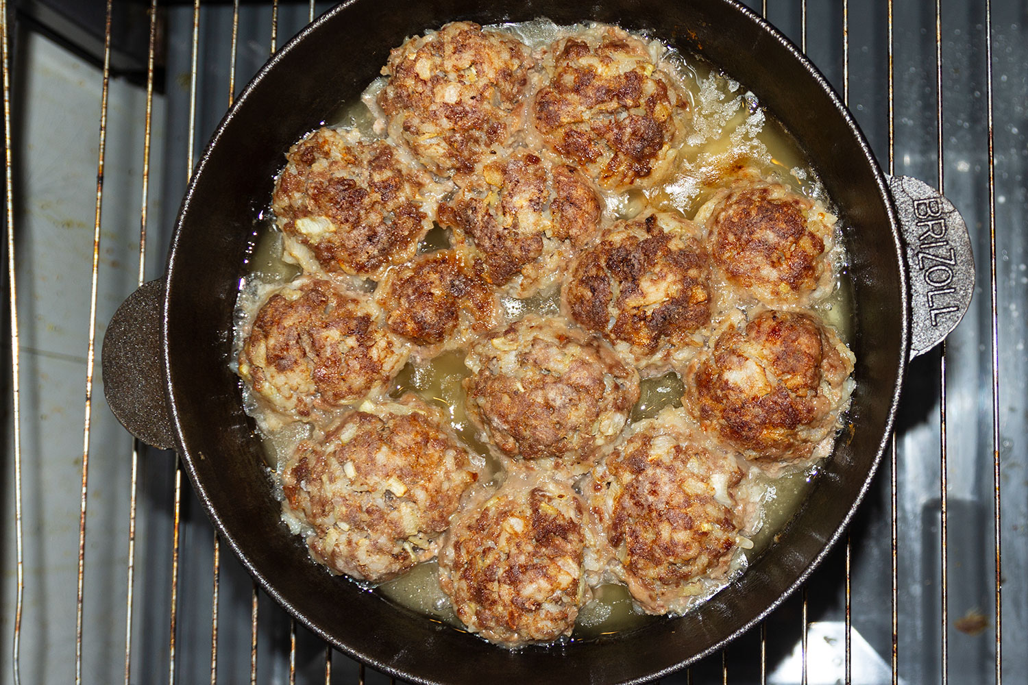 Готовим мясные шарики в духовке для рецепта ежики из мяса