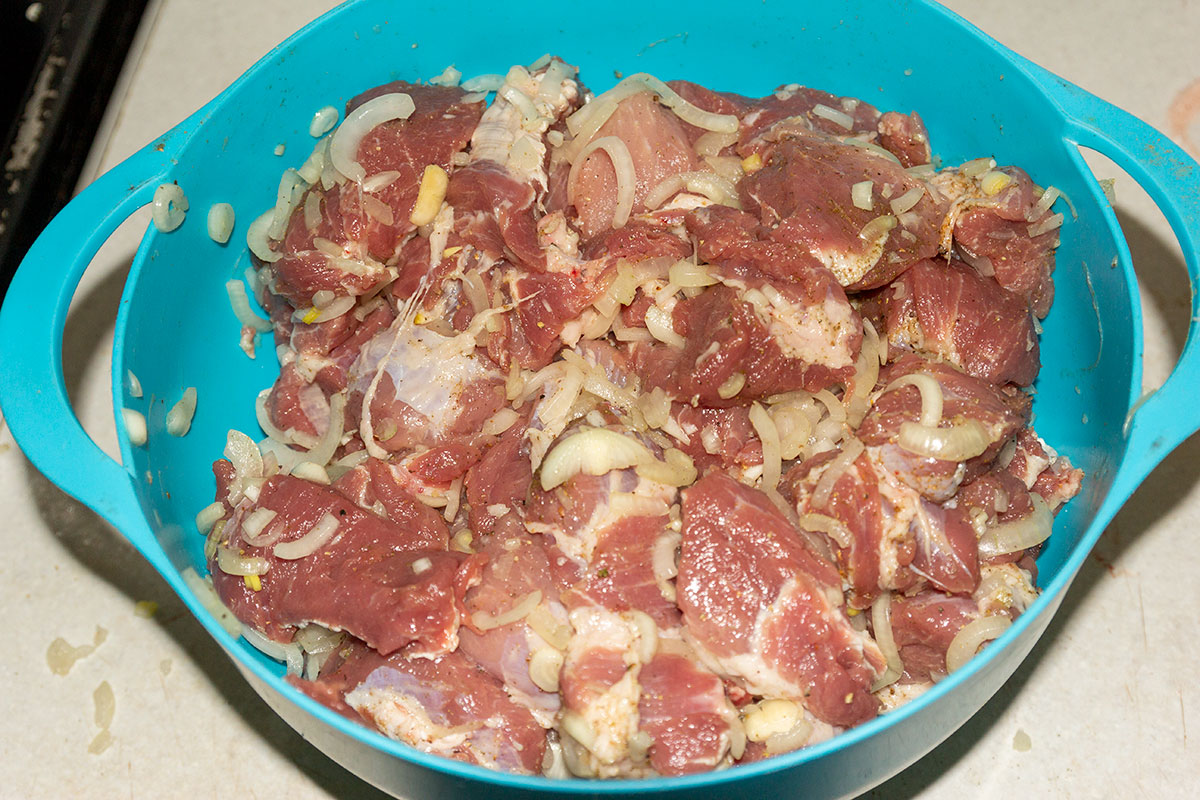 Мясо для шашлыка в маринаде