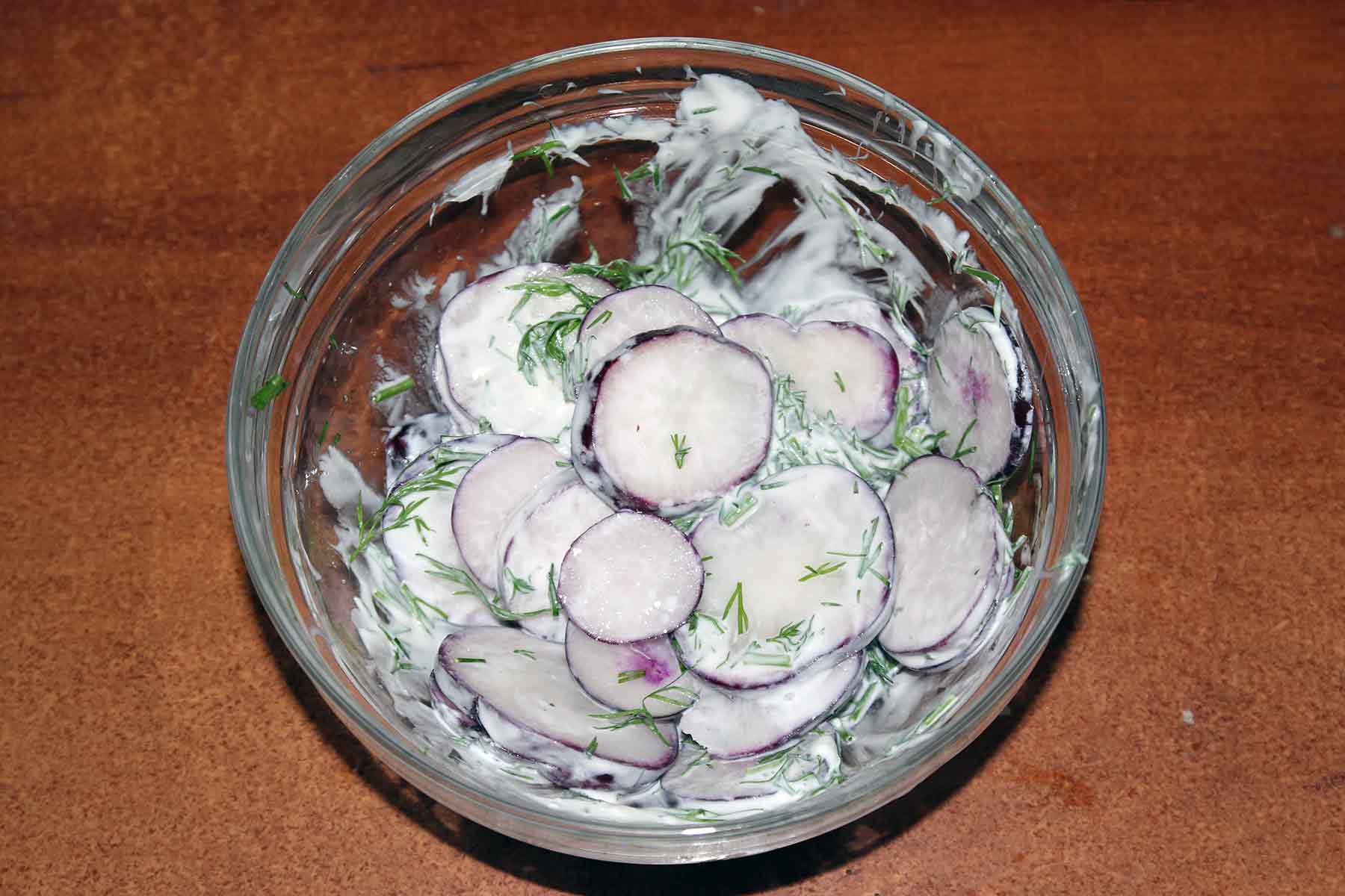 Редис со сметаной