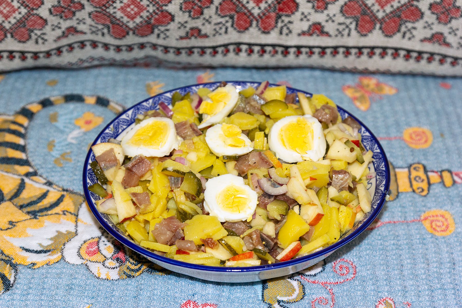 Фото к рецепту Селедка по-немецки Селедка по-немецки