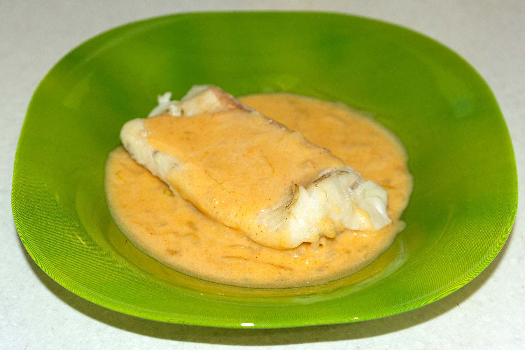 Фото к рецепту Филе судака по-венгерски Филе судака по-венгерски