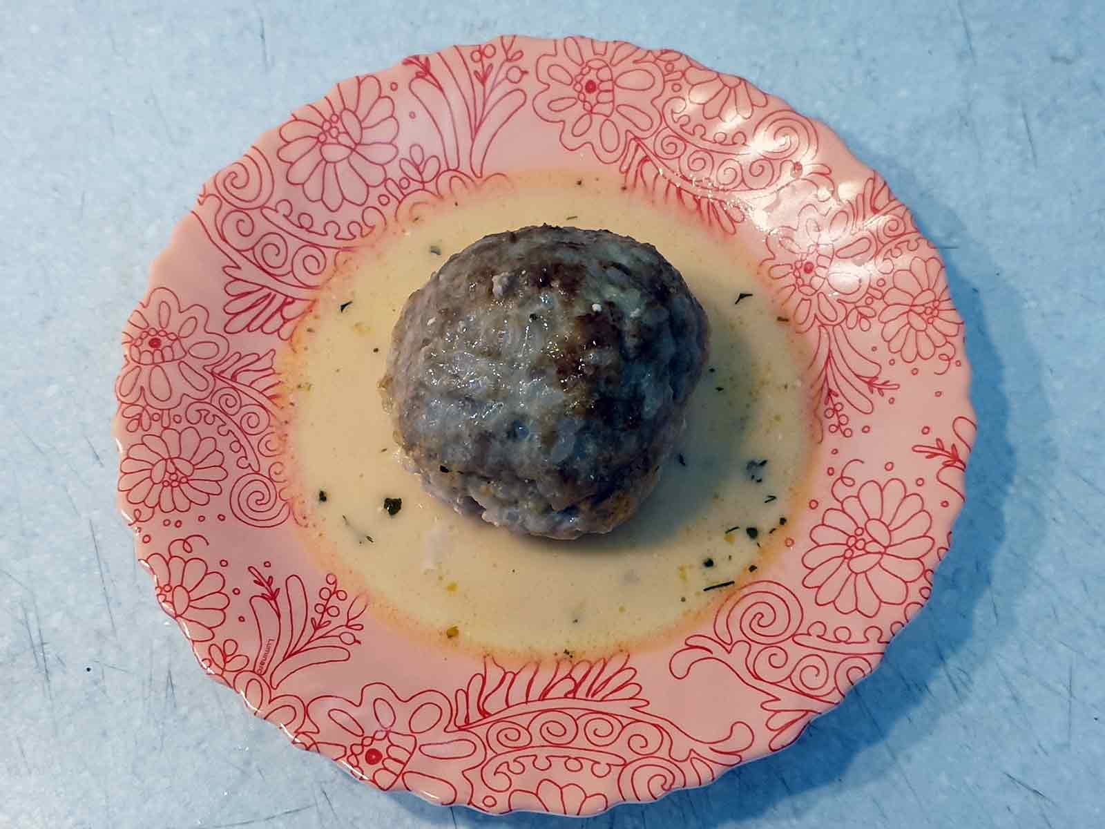 Фото к рецепту Тефтели в сметанном соусе Тефтели в сметанном соусе