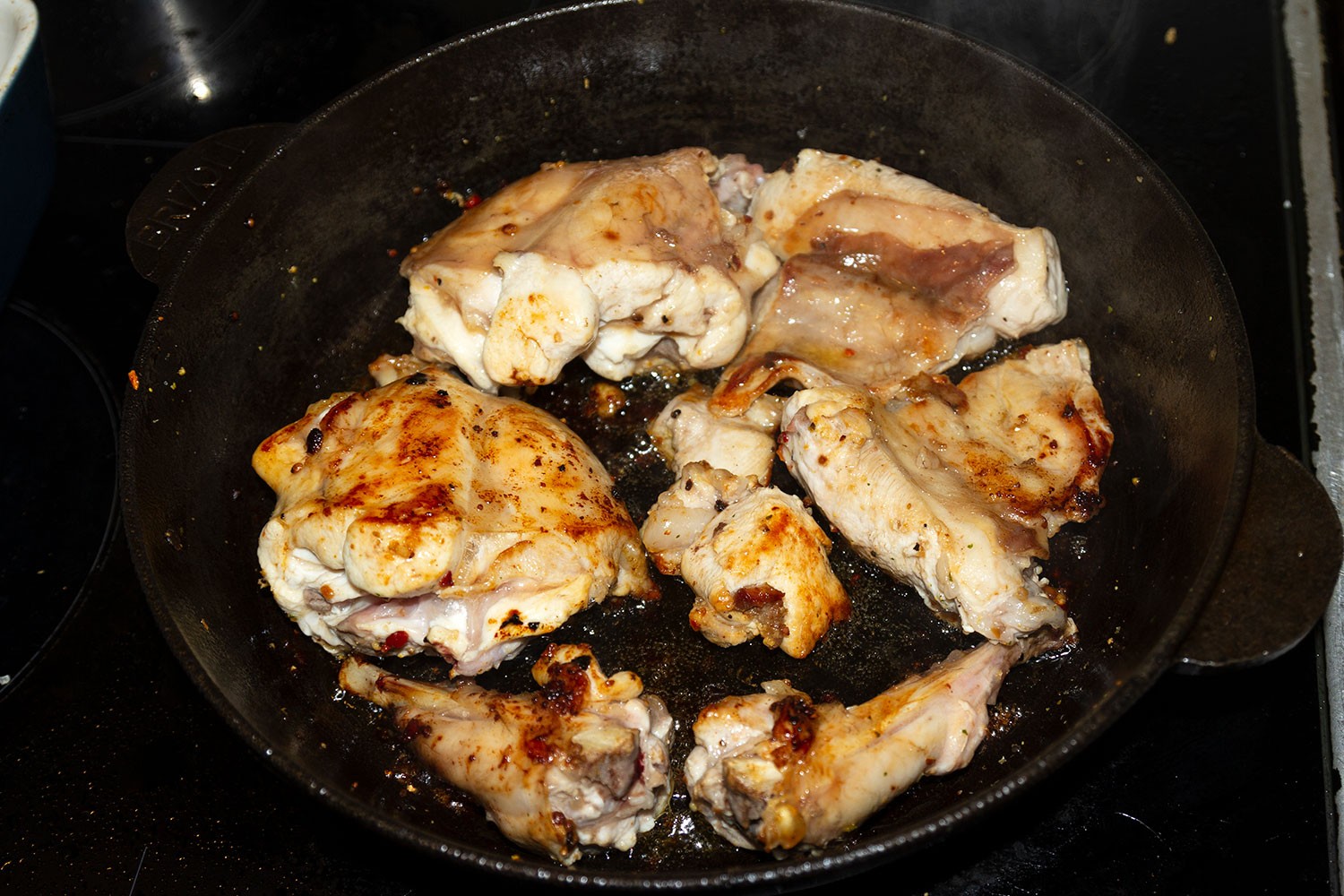 Обжарить кролика в жире для рецепта Кролик по-средиземноморски