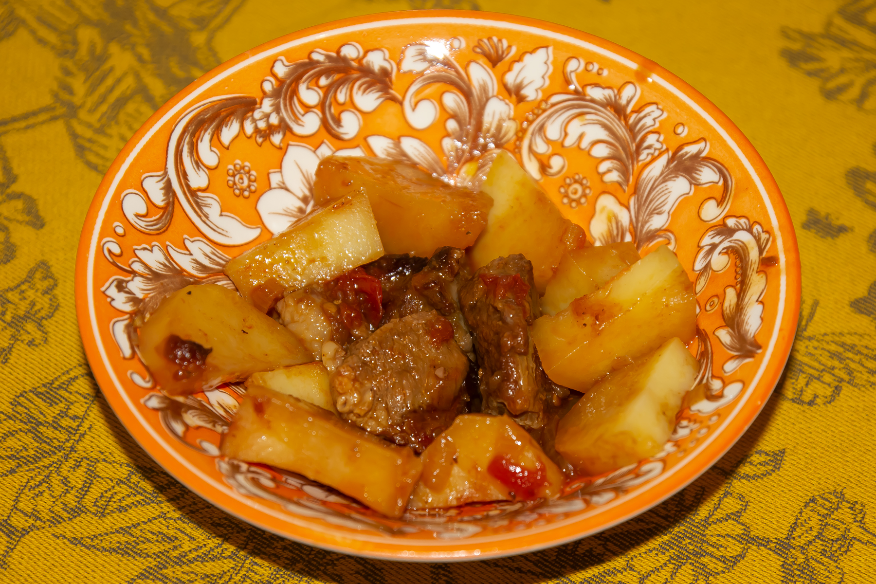 Чекдирме (Баранина жареная с картофелем и помидорами) 