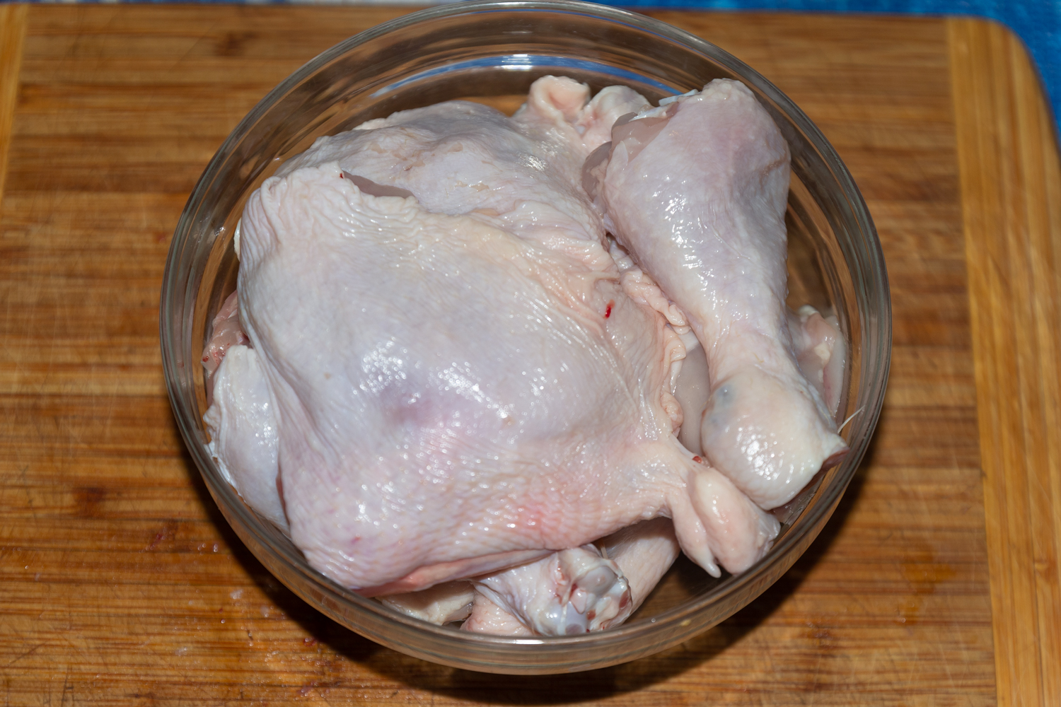 разрезанный окорочек по рецепту Шашлык из куриных окороков