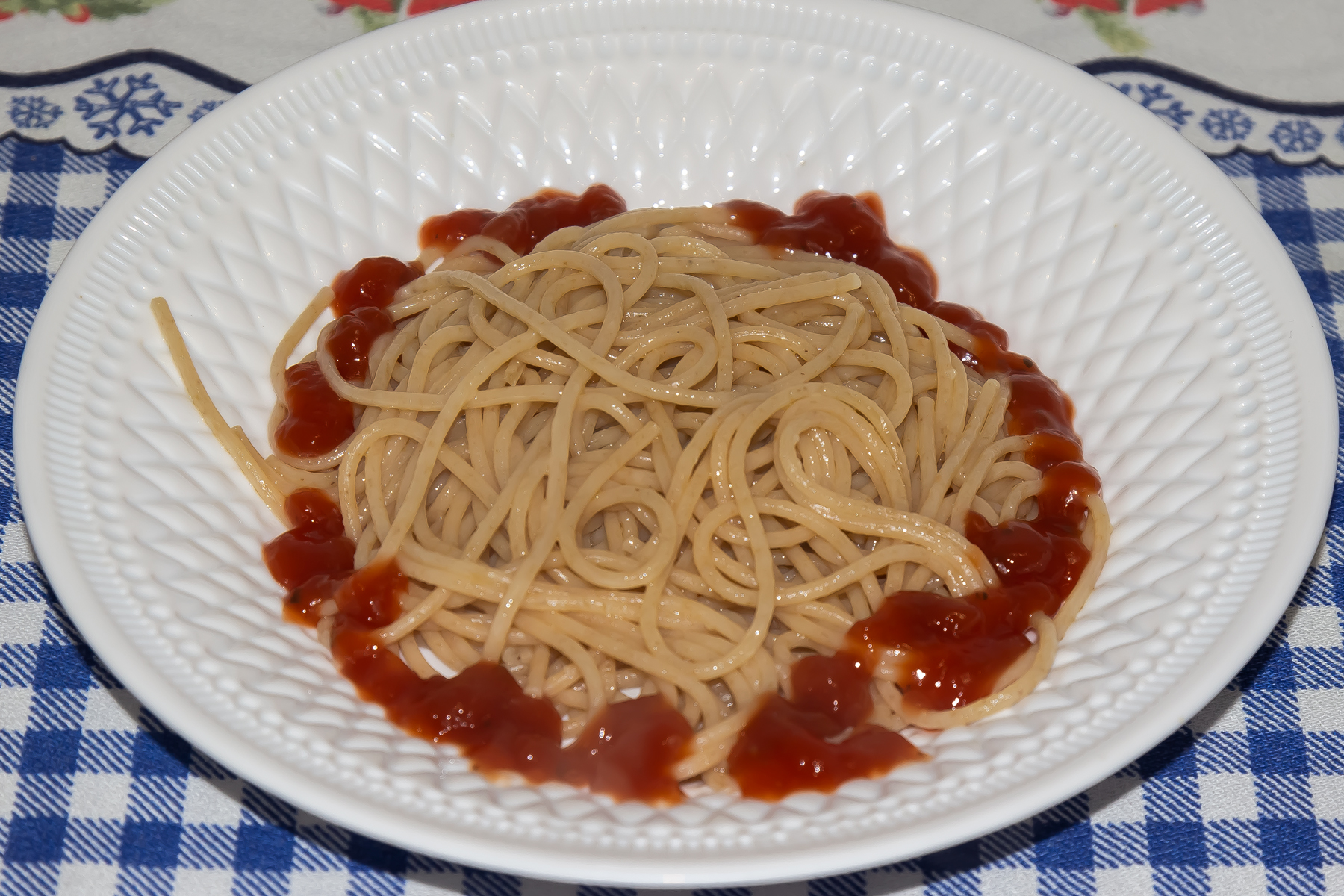 Фото к рецепту Макароны с соусом (Кетчуп) Макароны с соусом (Кетчуп)