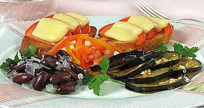 Фото к рецепту Баклажаны с фасолью и морковью Баклажаны с фасолью и морковью