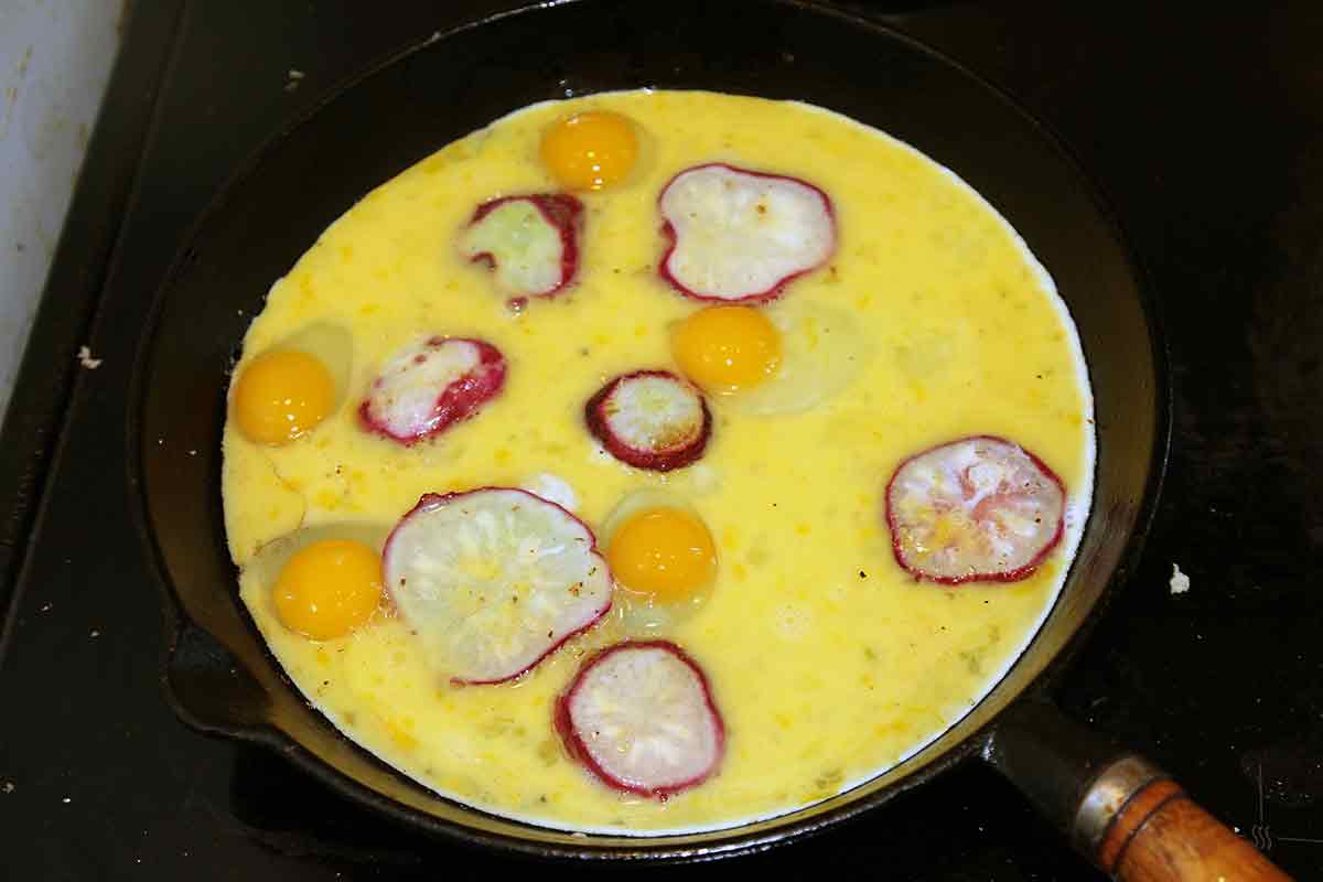 Редис с яйцами