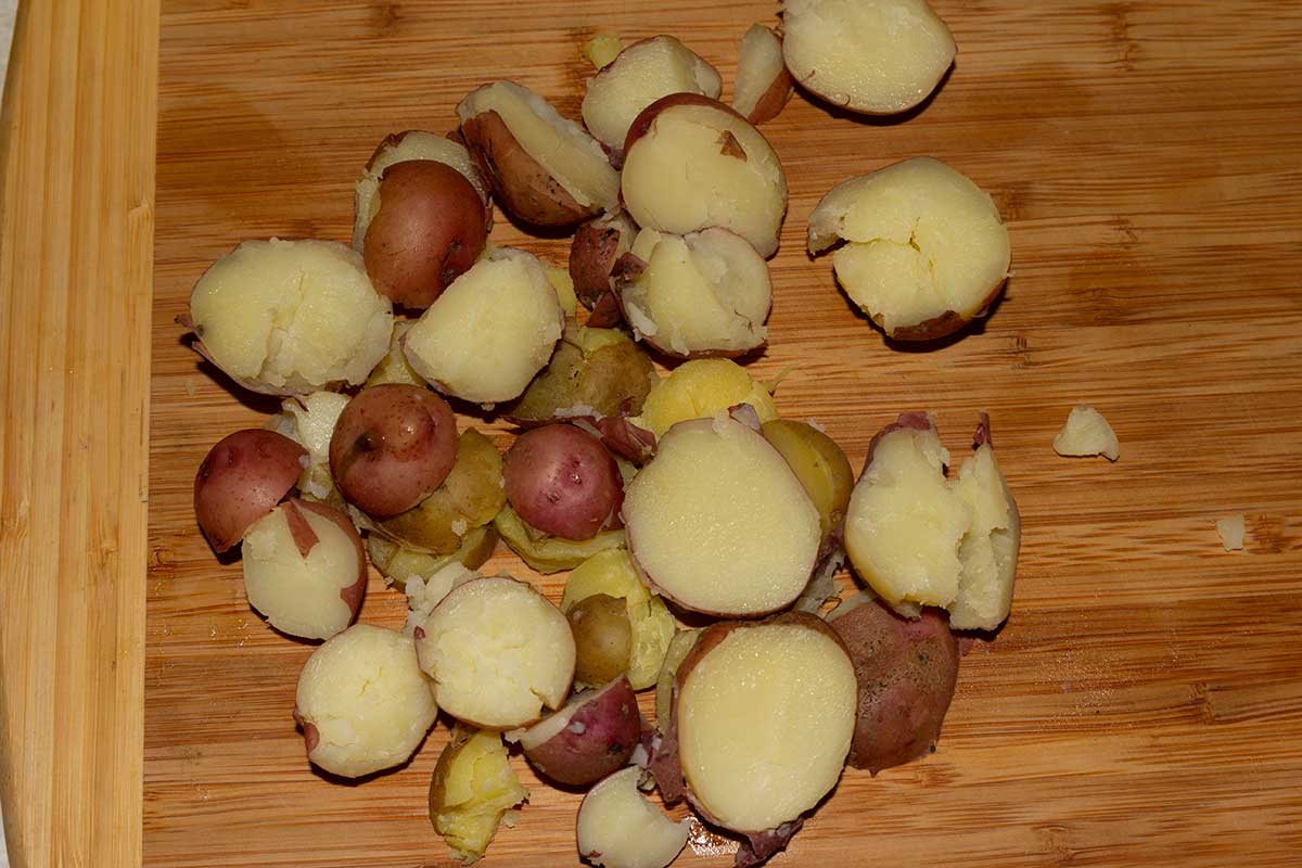 Варёный молодой картофель Варёный молодой картофель