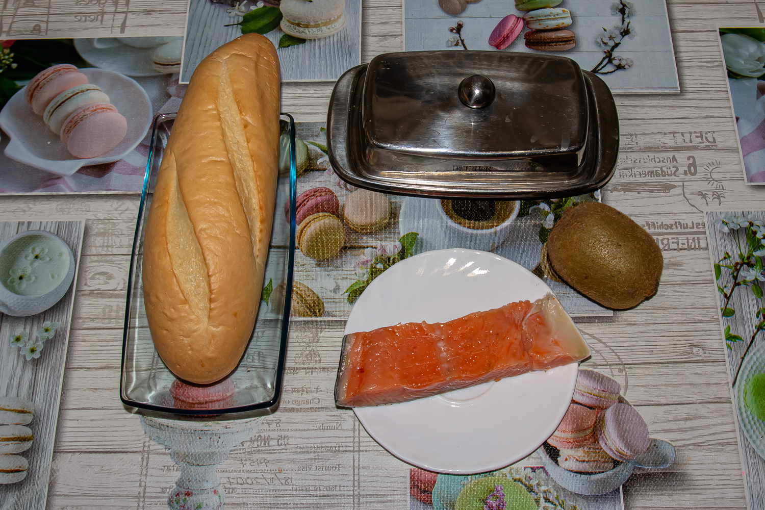 ингердиенты для рецепта Хрустящие тосты с рыбой и киви продукты для рецепта Хрустящие тосты с рыбой и киви