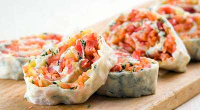 Закуска "Цветной рулет"