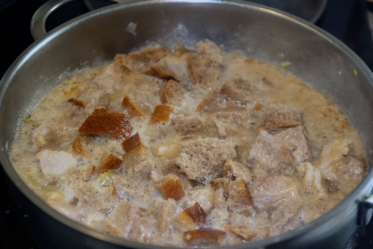 Добавляем хлеб