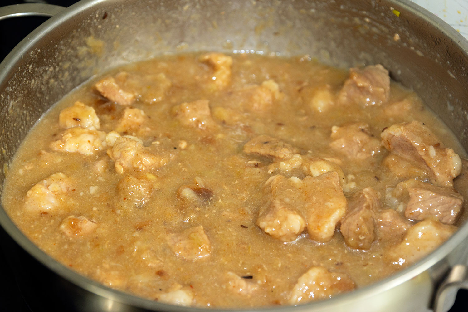 Тушим свинину