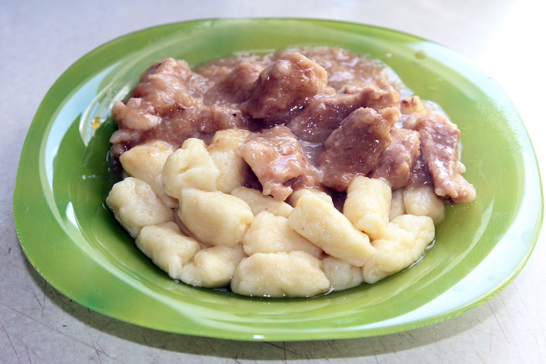 Свинина, тушенная в пиве