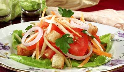 Фото к рецепту Салат с гренками Салат с гренками