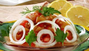 Салат из манго с помидорами