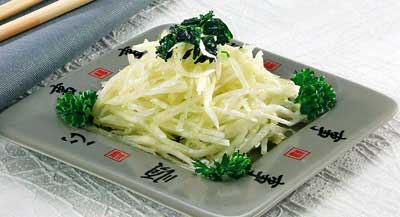 Фото к рецепту Белый редис в чесночном соусе Белый редис в чесночном соусе