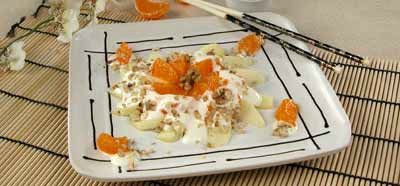 Фото к рецепту Салат из яблок с мандаринами Салат из яблок с мандаринами