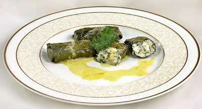 Виноградные пакетики с брынзой