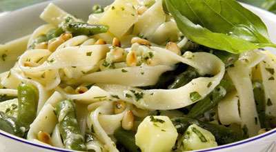 Фетучине с соусом песто и базиликом