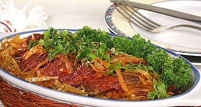 Фото к рецепту Говядина в горшочке с квашеной капустой Говядина в горшочке с квашеной капустой