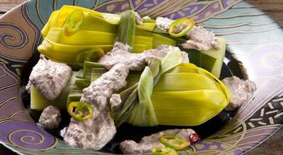 Лук-порей в ореховом соусе