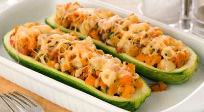 Кабачки с ракушками и овощами