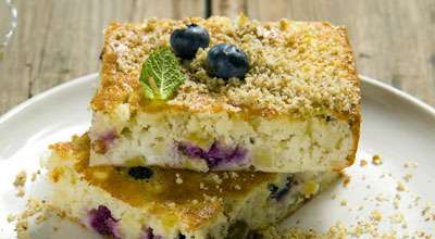 Фото к рецепту Яблочная запеканка с ягодами и орехами Яблочная запеканка с ягодами и орехами